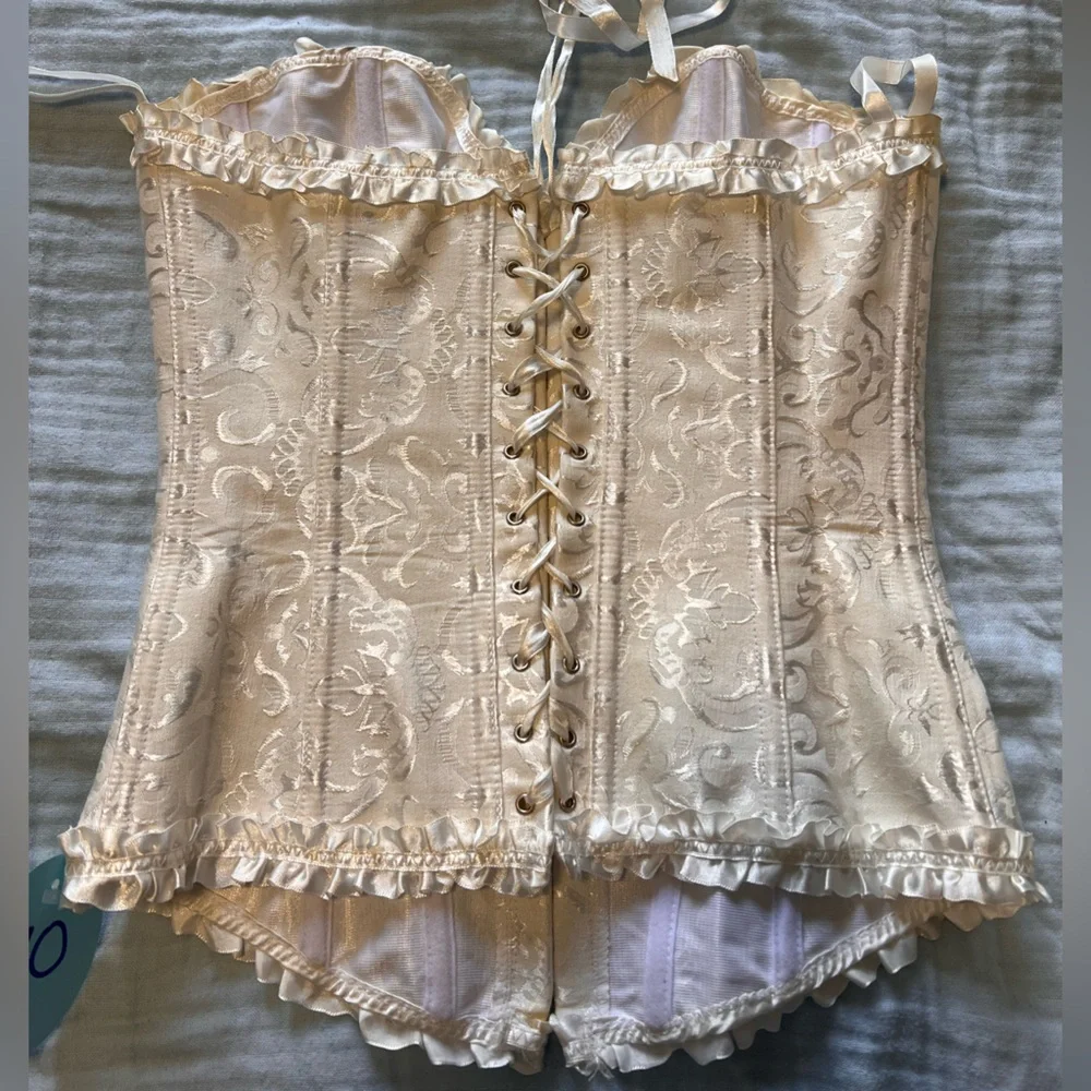 Women’s Vintage White French Lace Corset - Picture 8 of 8